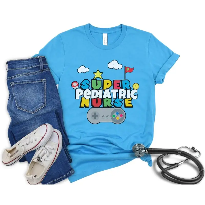 Retro Gaming Gifts For Men - เสื้อยืดพยาบาลเด็กแนววิดีโอเกมย้อนยุค ลายตลก ภาพอาร์เคด พยาบาลเด็ก นักรักเกม ของขวัญน่ารักสำหรับพยาบาลสายเกม